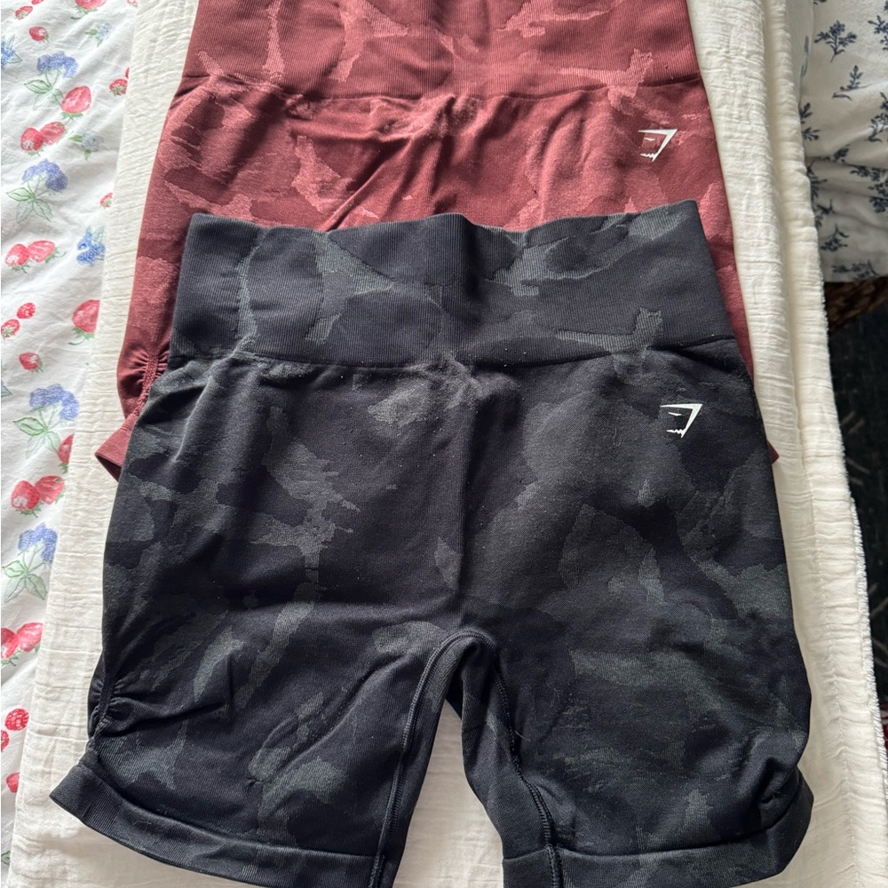 Gymshark Medium Women's Athletic Shorts - Black and Maroon